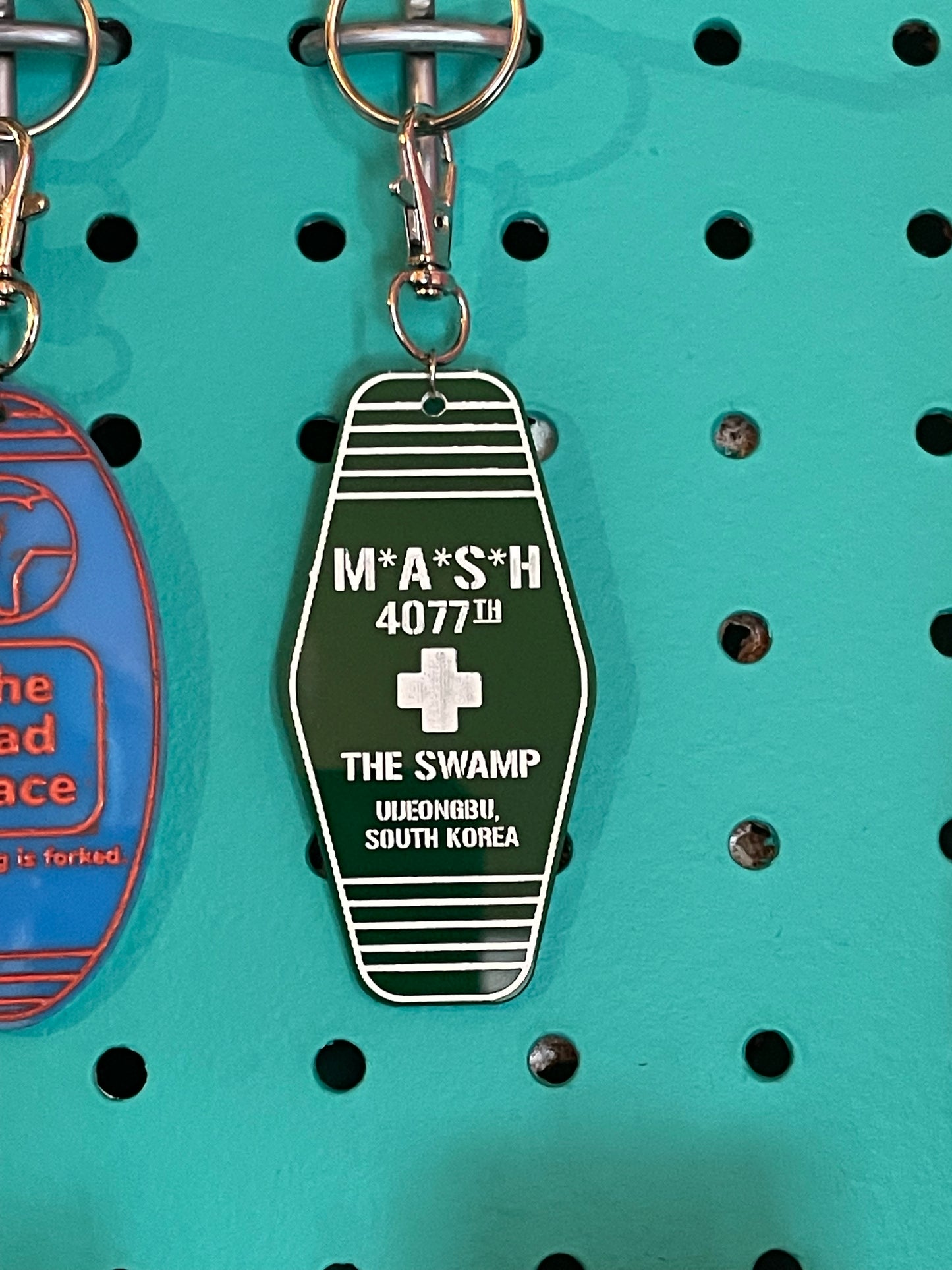 MOTEL KEYCHAIN