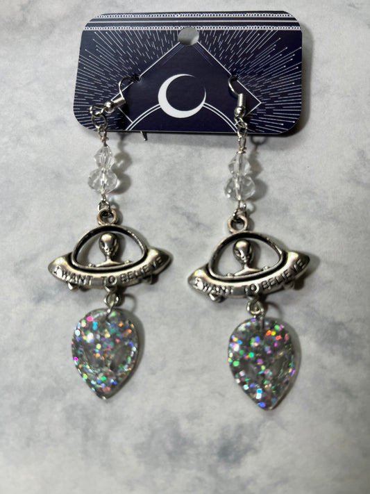 Alien “I Want to Believe” Dangles