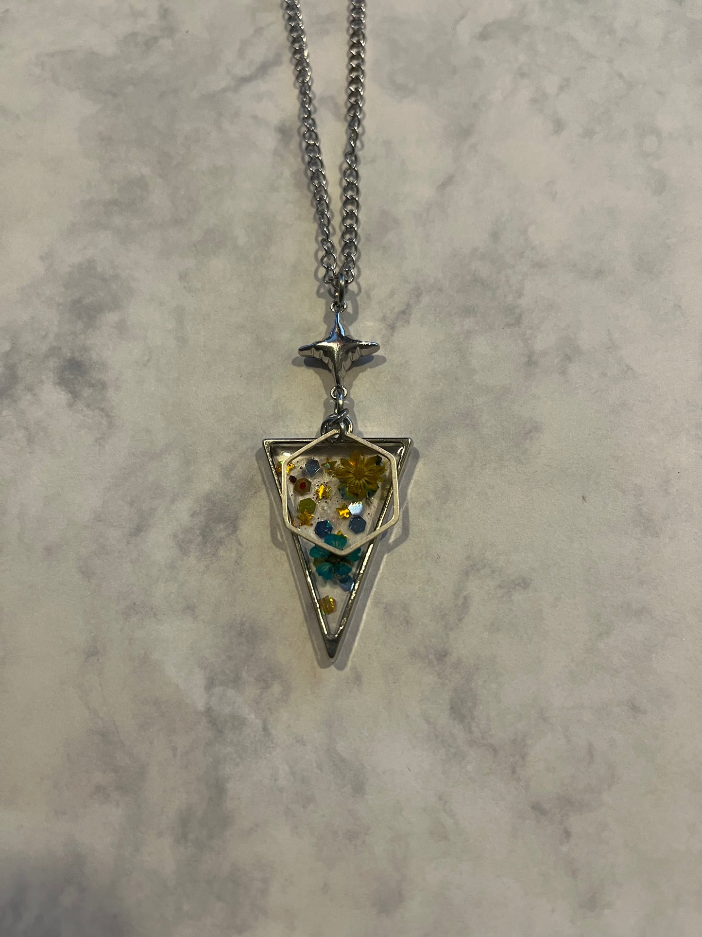 Resin Floral Frame Necklaces