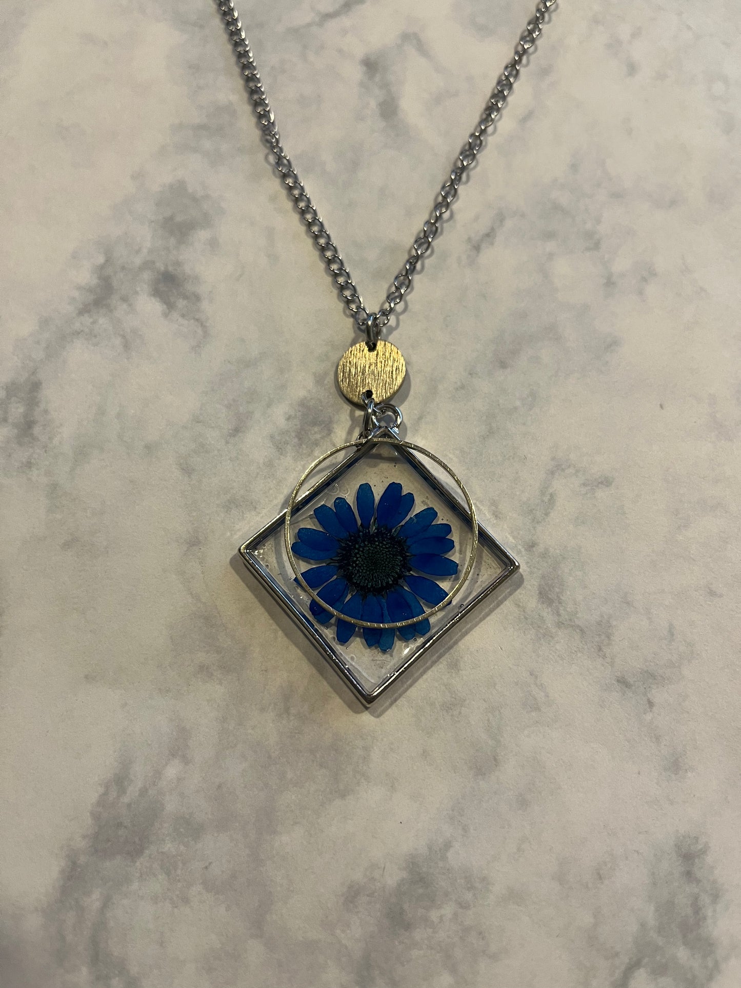 Resin Floral Frame Necklaces
